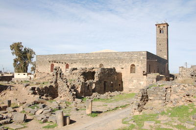 Old ruin building against sky