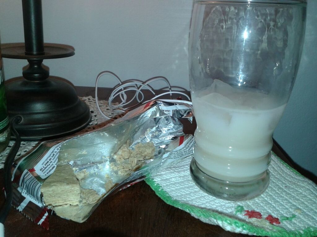 Madrugada con licor y postre mantecol