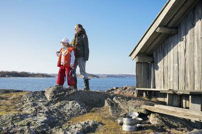 Mother and daugther in the archipelago