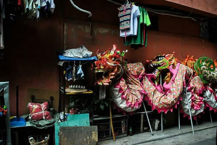 CLOTHES DRYING ON CLOTHESLINE