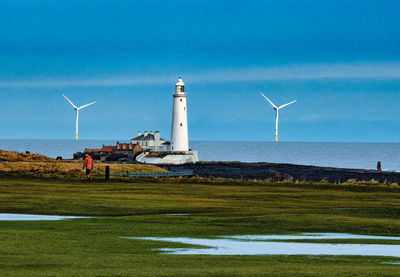 The lighthouse on st. mary's island, whitley bay