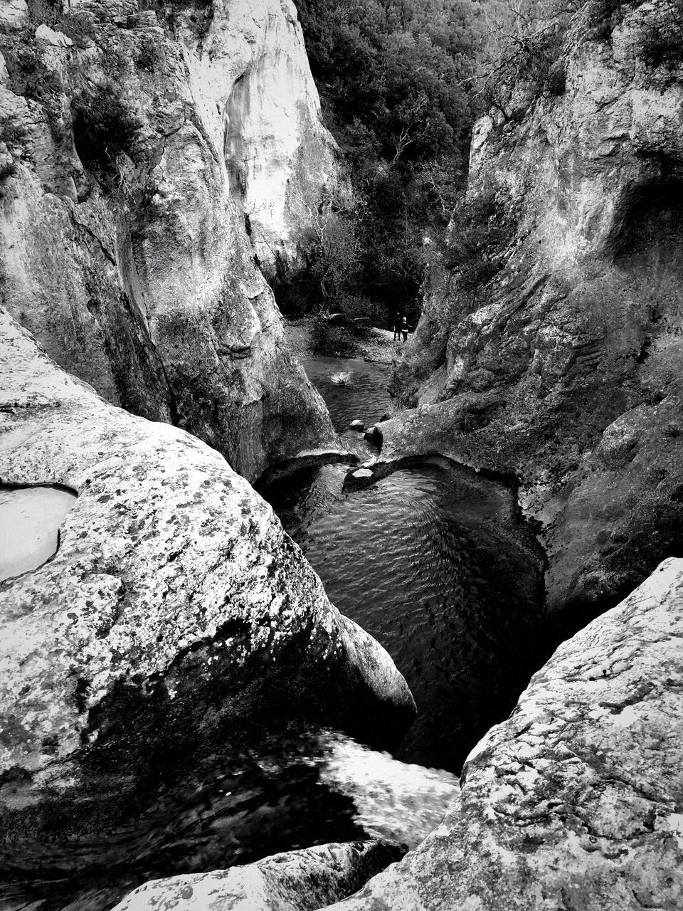 ROCK FORMATION IN WATER