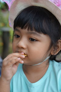 Portrait of asian girl sitting in cafe