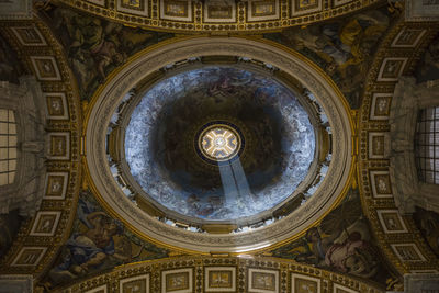 Interior of st peter basilica church