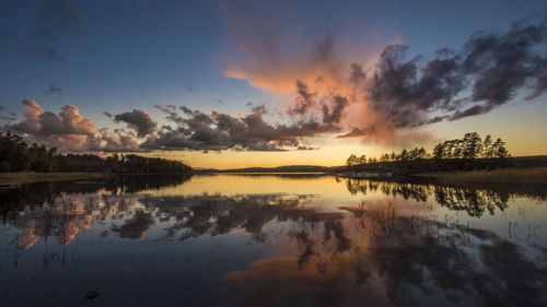 Sunrise by the lake