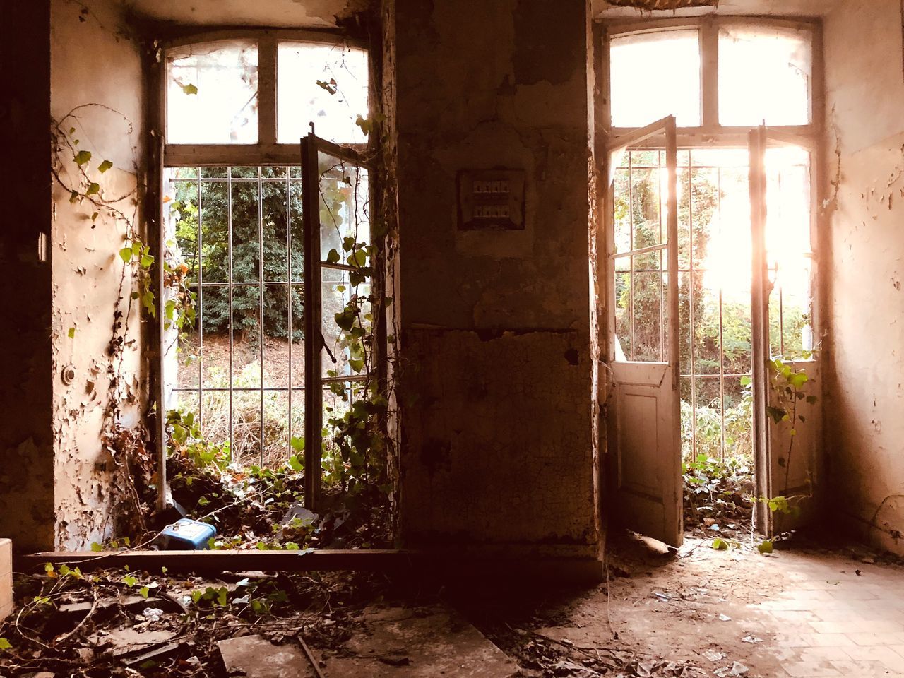 ABANDONED BUILDING INTERIOR