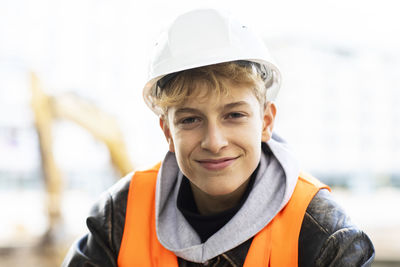 Portrait of young man wearing hat