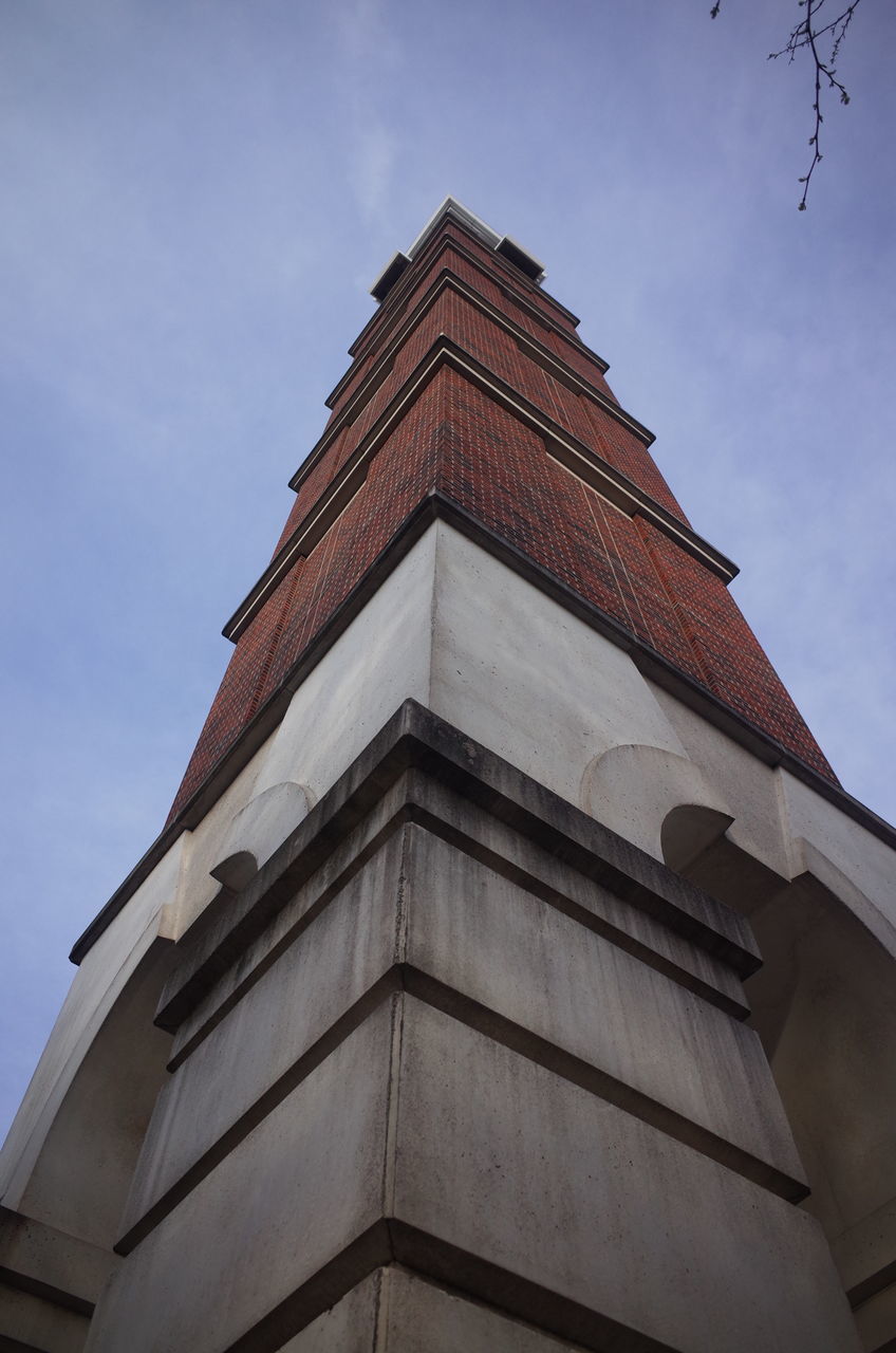 LOW ANGLE VIEW OF BUILDING AND SKY