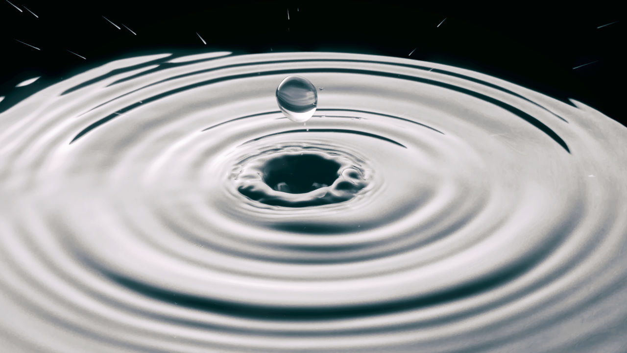 FULL FRAME SHOT OF WATER DROP