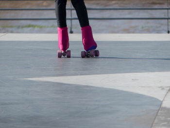 Misdirection of girl skating