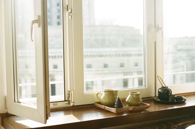 Drinks served on window sill