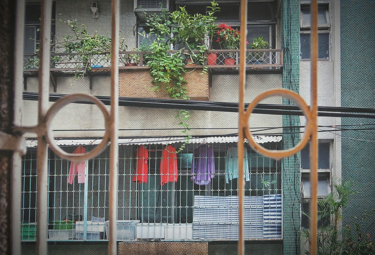 VIEW OF BUILDINGS IN CITY