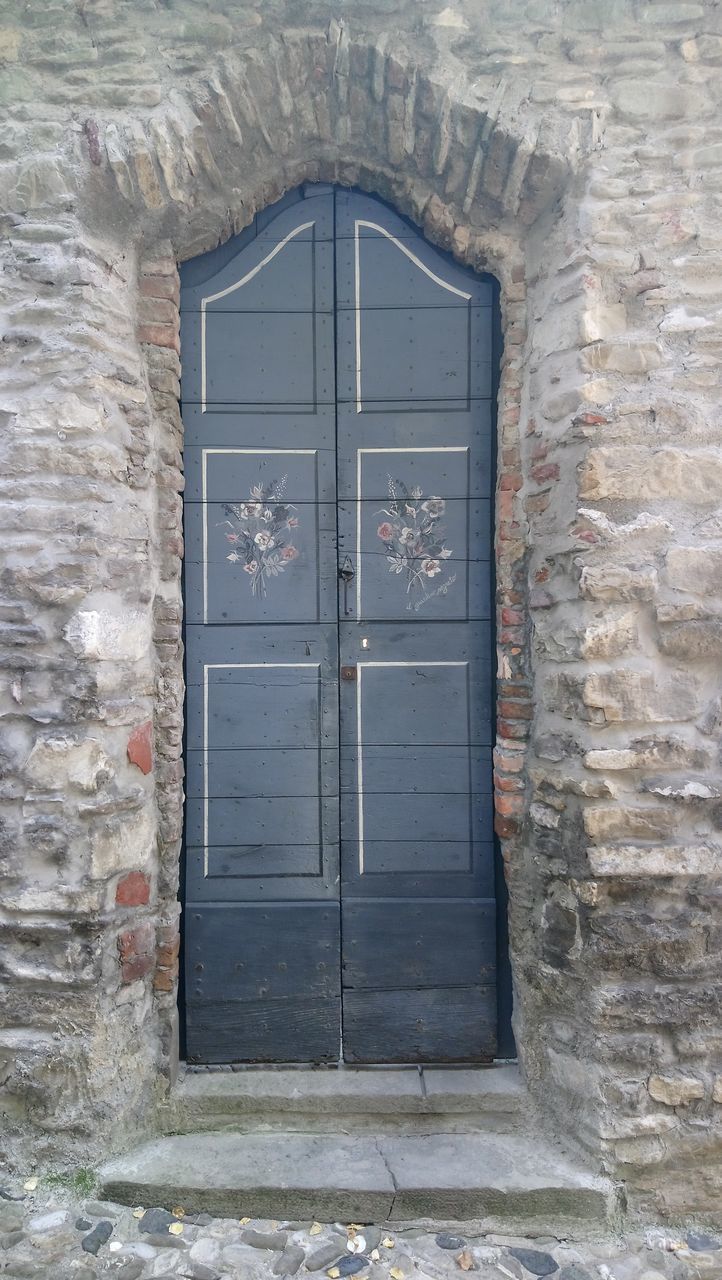 WINDOW OF OLD BUILDING