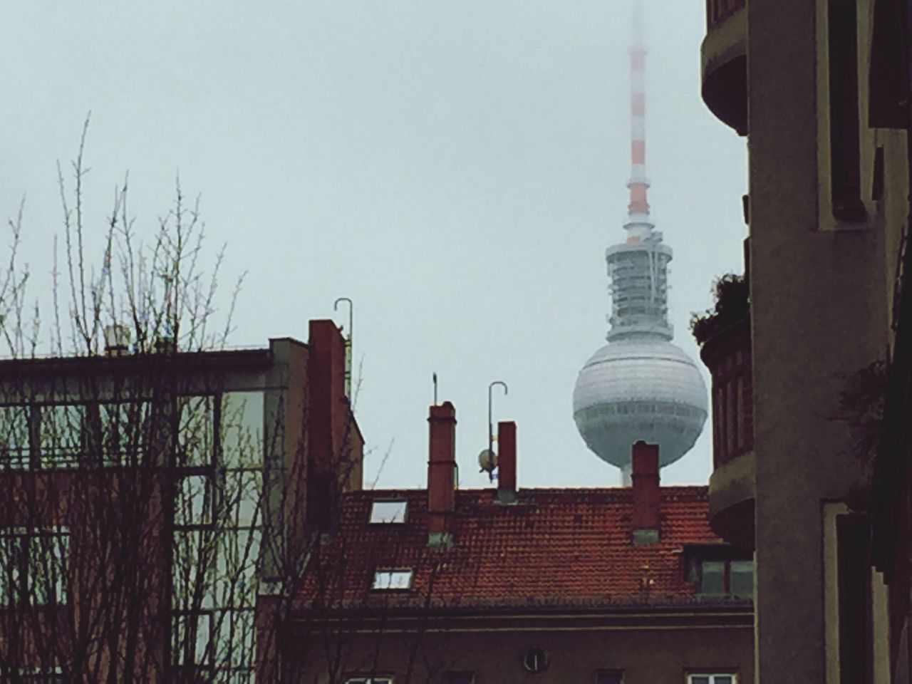 LOW ANGLE VIEW OF BUILDINGS IN CITY