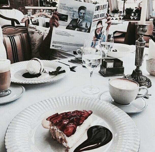 CLOSE-UP OF FOOD ON TABLE