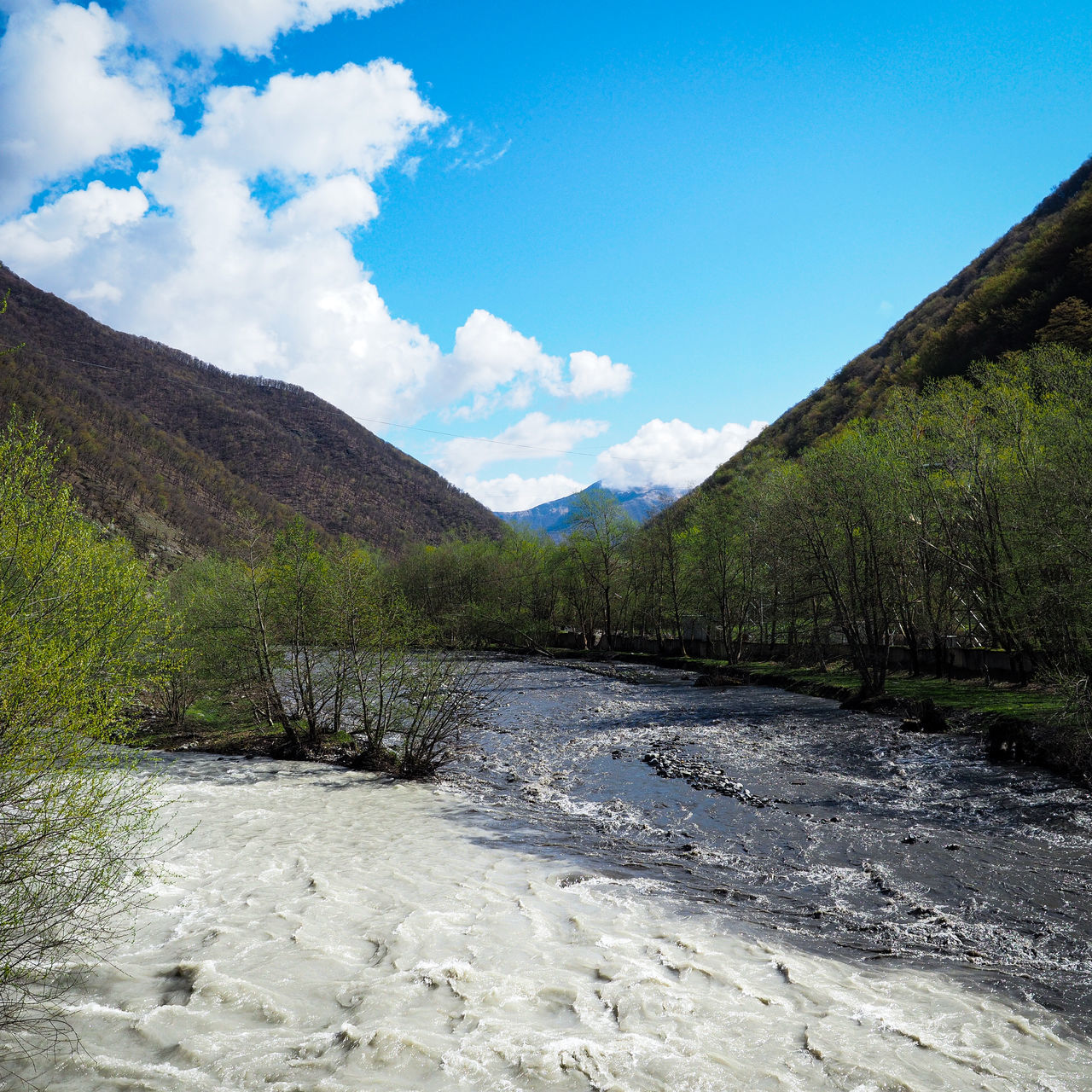 SCENIC VIEW OF MOUNTAIN AGAINST SKY