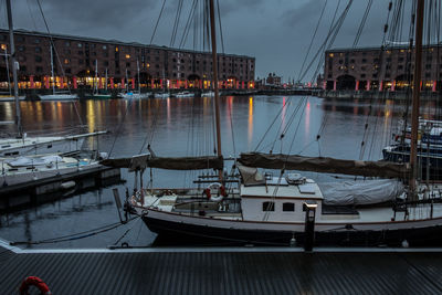 Boats at albert dock