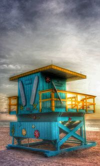 Lifeguard hut against sky