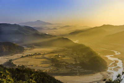 Sunrise at hoeryongpo river bend in south korea
