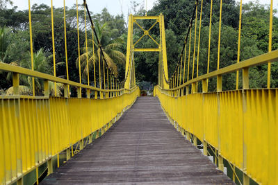 Footbridge over yellow bridge