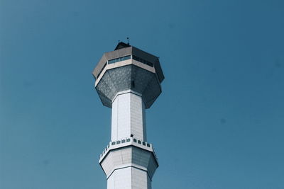 The towering roof of the mosque