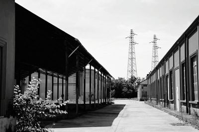Narrow walkway along buildings