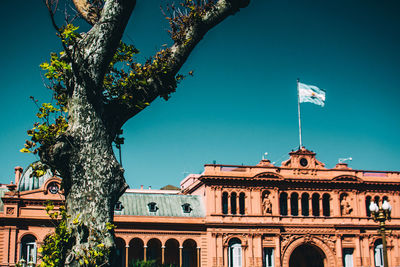 Low angle view of historical building against sky argentina buenos aires casa rosada