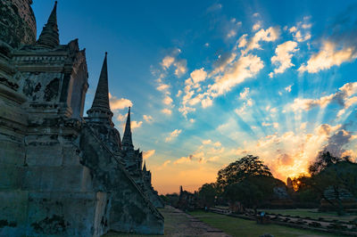 Ancient stupas and ruins of wat phra si sanphet temple at sunrise. ayutthaya historical park,