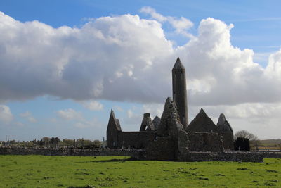 Old ruin building against cloudy sky