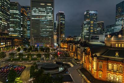 Tokyo station night view