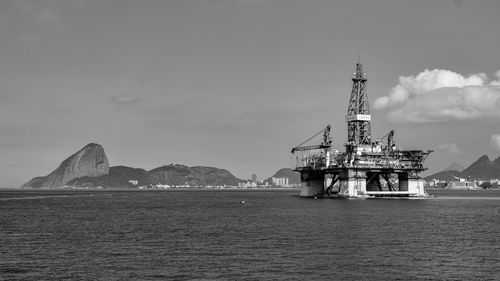 Offshore exploration platform for the oil industry in guanabara bay, rio de janeiro, brazil