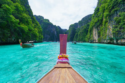 Scenic view of sea against mountain