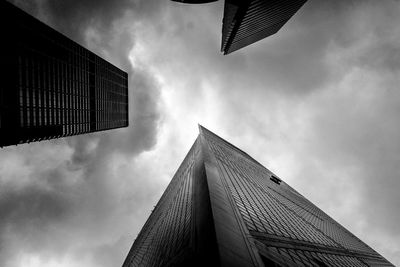 Low angle view of cloudy sky