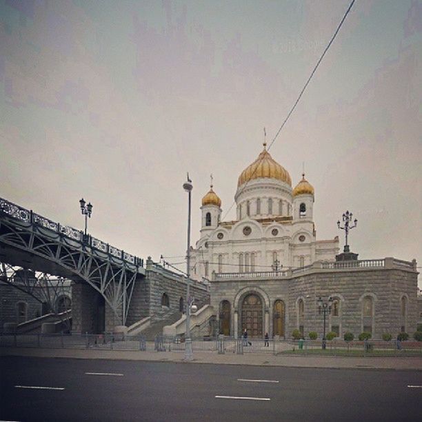 architecture, built structure, place of worship, building exterior, religion, church, dome, spirituality, sky, cathedral, travel destinations, famous place, travel, low angle view, incidental people, facade, tourism, cross