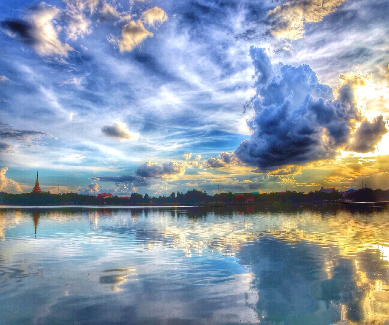 water, sky, reflection, cloud - sky, sunset, waterfront, tranquil scene, lake, scenics, tranquility, cloud, cloudy, beauty in nature, nature, idyllic, rippled, silhouette, river, dramatic sky, outdoors