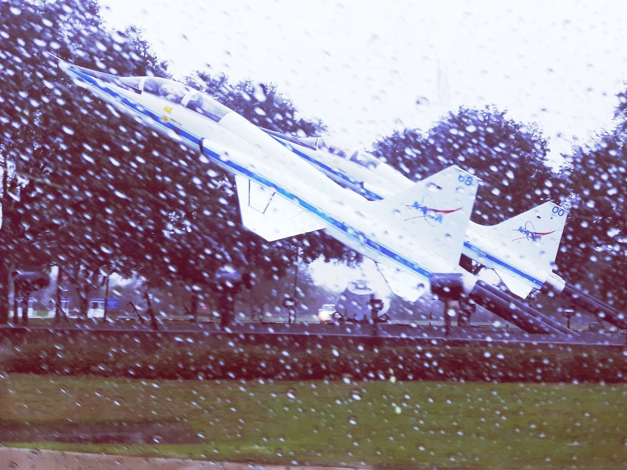 rain, drop, no people, wet, flying, window, airplane, motion, close-up, mid-air, outdoors, day, water, nature, sky, airplane wing
