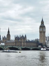 Big ben and london parlament 