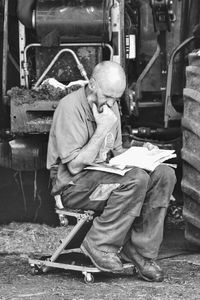 Man working in shopping cart