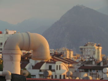 Lowly tube with mountain and city view 