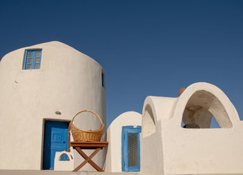 Characteristic house in oia against the blue sky, island of santorini, greece