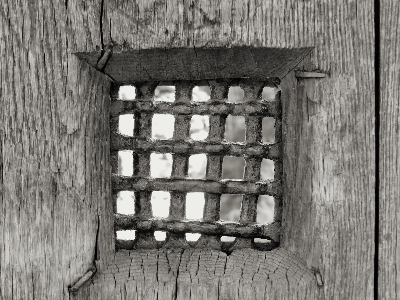 CLOSE-UP OF OLD WOODEN DOOR