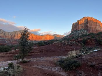 Took a spontaneous trip to sedona, where we found the trail right as the sun set over the red rocks. 