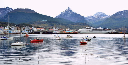 Ushuaia is an argentine town located at the southern end of the country in the tierra del fuego 
