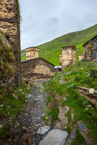 Old ruin building against sky