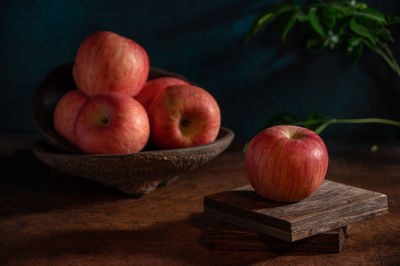 Close-up of apples on table