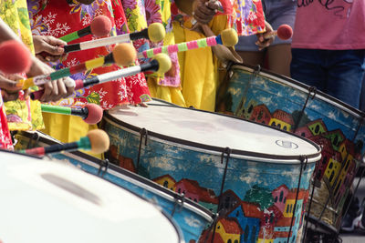Musicians are seen during the bahia independence parade in lapinha neighborhood in salvador.