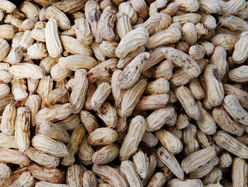 Peanuts are tropical and subtropical crops, and their nuts are widely used as food