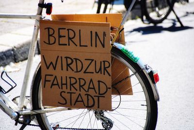 Bicycle sign on street in city