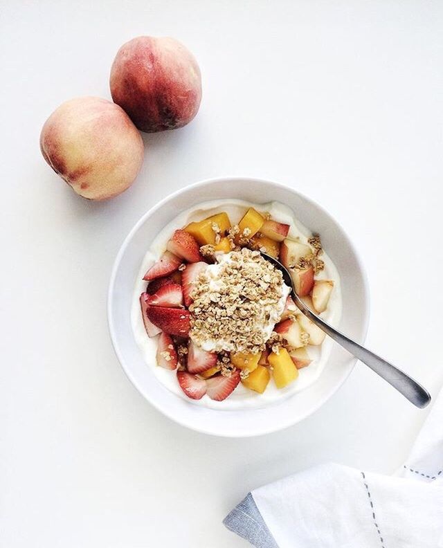 food, freshness, still life, healthy eating, plate, ready-to-eat, studio shot, white background, bowl, directly above, meal, breakfast, serving size, indulgence, close-up, no people, overhead view, served, temptation