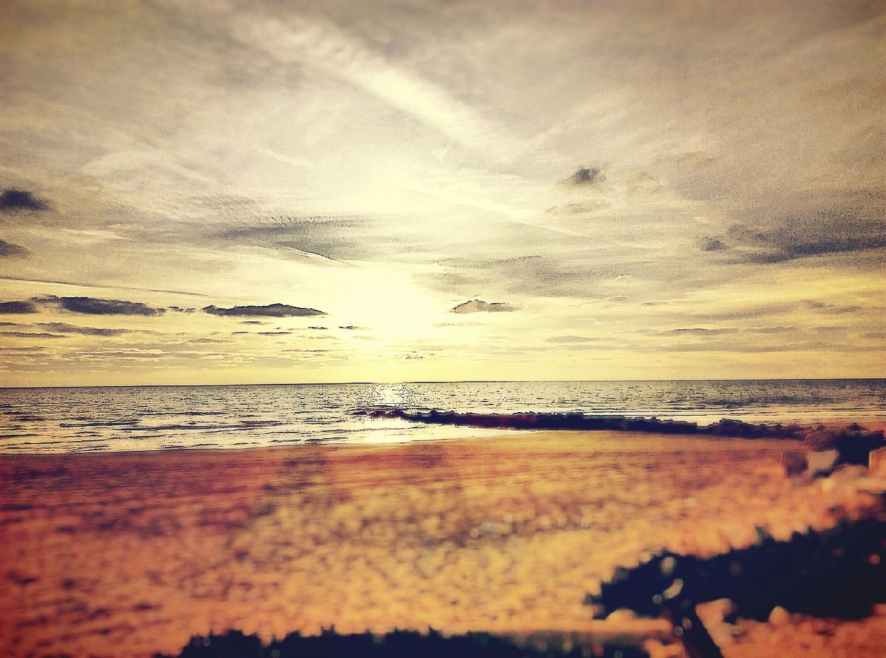 beach, sea, water, horizon over water, shore, tranquil scene, sand, tranquility, scenics, sky, sunset, beauty in nature, nature, idyllic, wave, reflection, coastline, cloud - sky, calm, outdoors